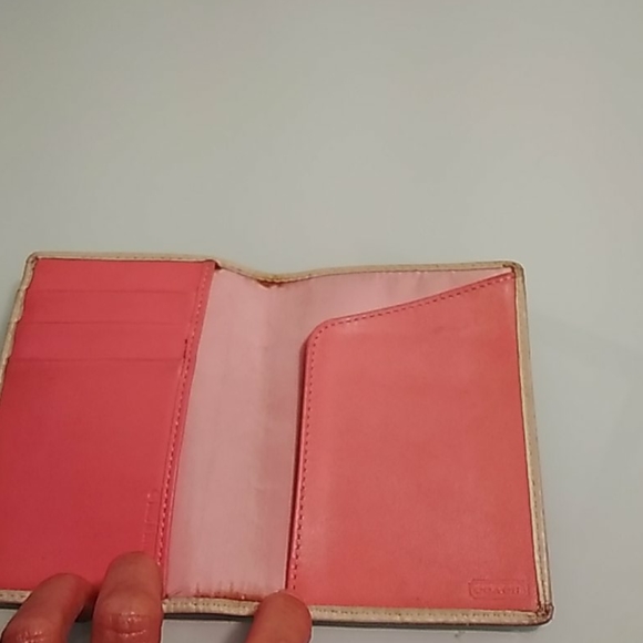 Coach passport cover - Picture 3 of 4